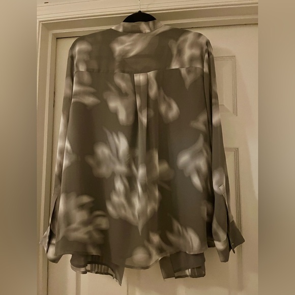 Calvin Klein Silky Top with Sheer Sleeves, Ruffles, Metal Buttons - so elegant! - Picture 5 of 8